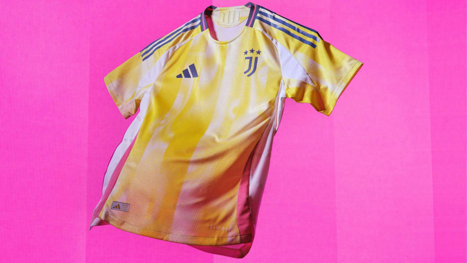 午后悠闲时光！贝林厄姆的“绯闻女友”社交媒体晒出迷人新照